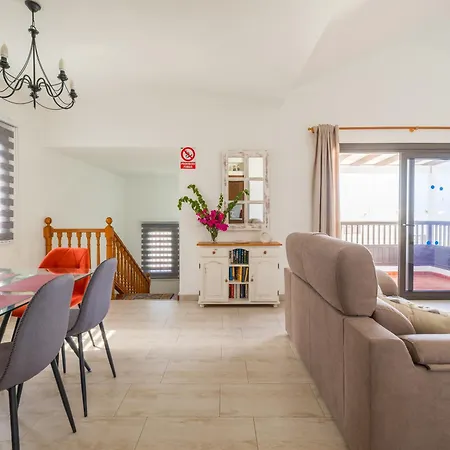 Con Piscina Privada A 500 M De La Playa Villa Puerto del Carmen (Lanzarote)