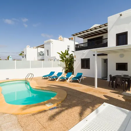 Con Piscina Privada A 500 M De La Playa