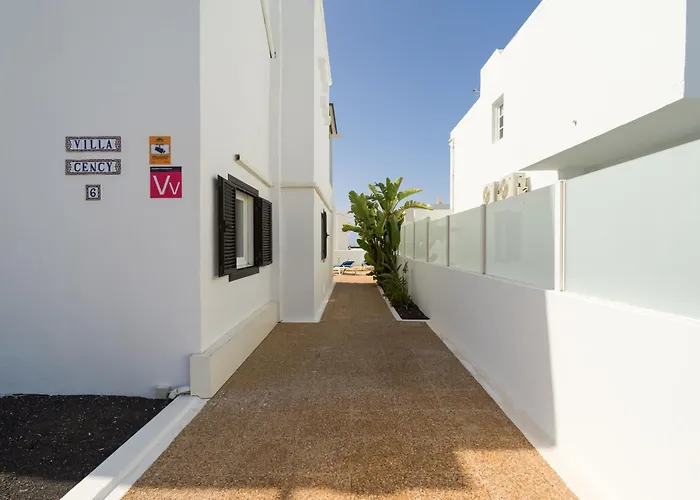 Con Piscina Privada A 500 M De La Playa Villa Puerto del Carmen (Lanzarote)